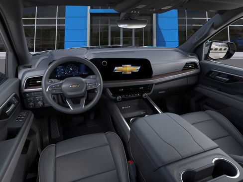 New 2025 Chevrolet Suburban Premier image 15