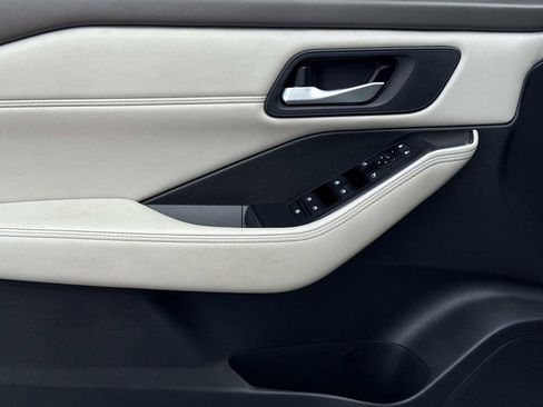 Certified 2023 Nissan Rogue SV w/ SV Premium B Package image 19