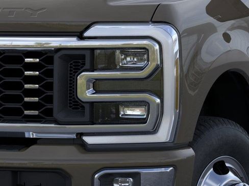 New 2026 Ford F350 4x4 Crew Cab DRW Super Duty image 19