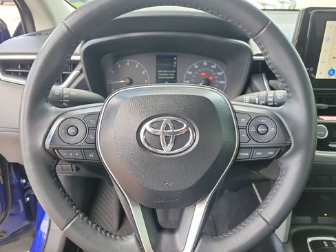 Used 2025 Toyota Corolla Cross LE w/ Moonroof Package FWD image 18