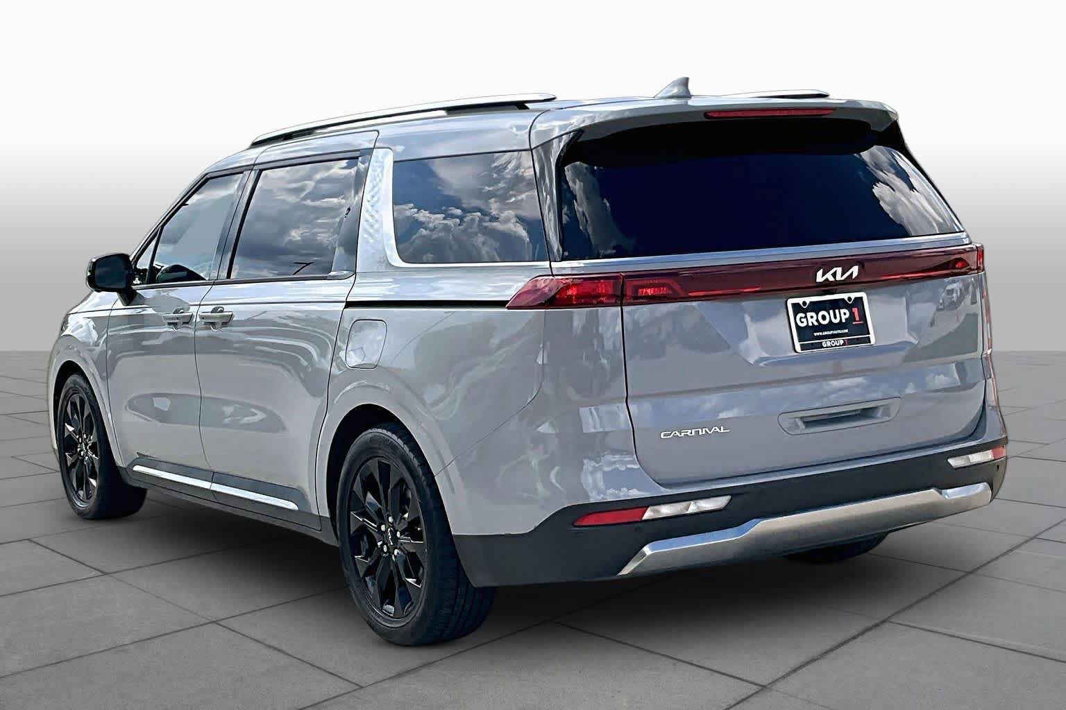 Used 2024 Kia Carnival SX FWD image 10