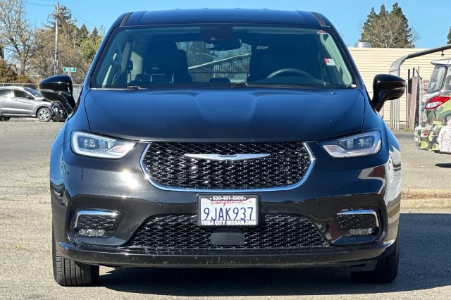 Used 2024 Chrysler Pacifica Limited FWD image 9