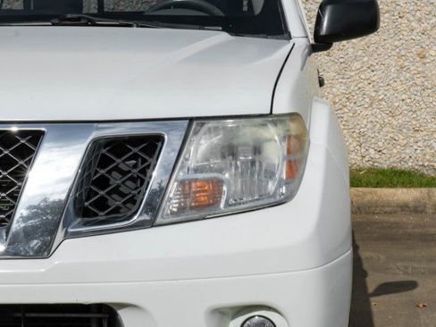 Used 2018 Nissan Frontier SV w/ Value Truck Package image 48