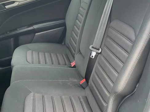 Used 2018 Ford Fusion SE w/ Fusion SE Technology Package image 12