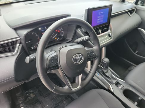Used 2023 Toyota Corolla Cross LE w/ Moonroof Package FWD image 24