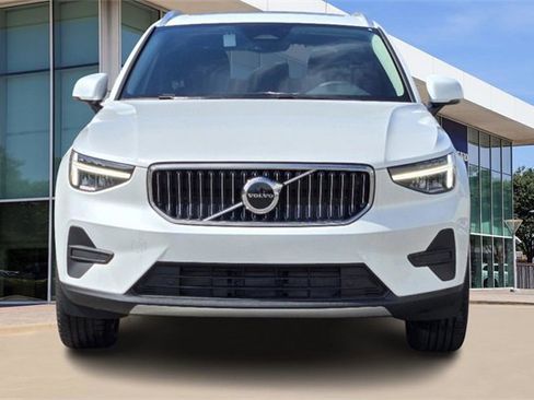 Certified 2025 Volvo XC40 B5 Core w/ Protection Package Premier image 6
