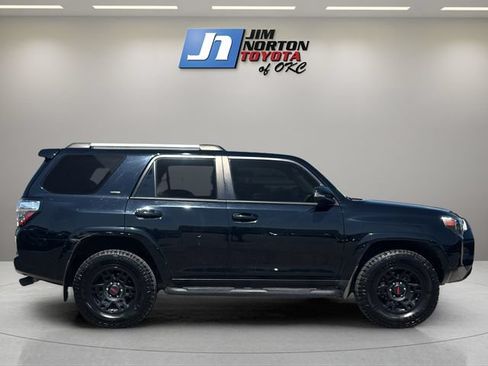 Used 2021 Toyota 4Runner SR5 Premium w/ Moonroof Package AWD/4WD image 4