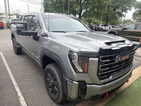 Used 2025 GMC Sierra 2500 AT4 w/ AT4 Premium Plus Package AWD/4WD image 9