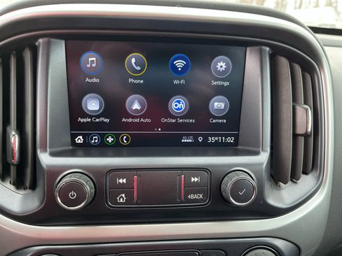 Used 2022 Chevrolet Colorado LT w/ LT Convenience Package image 16