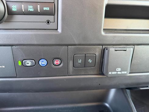 Used 2025 GMC Savana 3500 LT w/ LT Preferred Equipment Group image 26