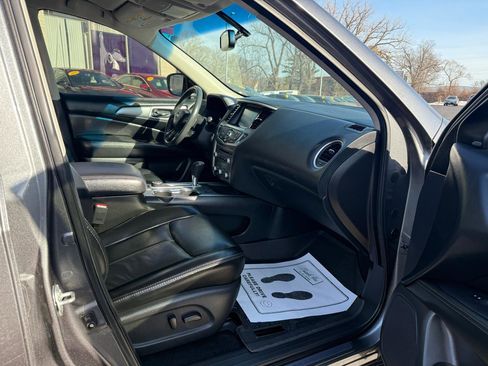 Used 2018 Nissan Pathfinder SL image 21