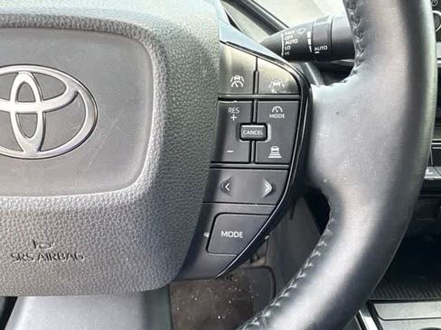 Used 2023 Toyota Prius XLE FWD image 13