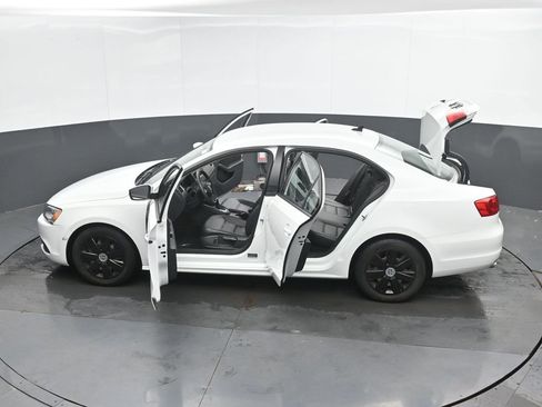 Used 2014 Volkswagen Jetta SE FWD image 40