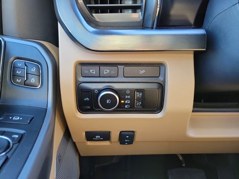 Used 2024 Ford F250 Lariat w/ Sport Appearance Package image 10