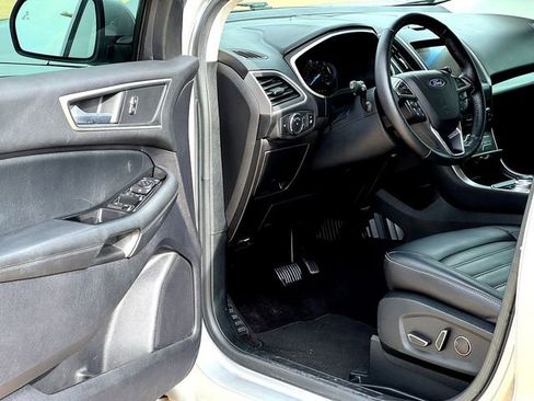 Certified 2019 Ford Edge SEL w/ Equipment Group 201A image 8