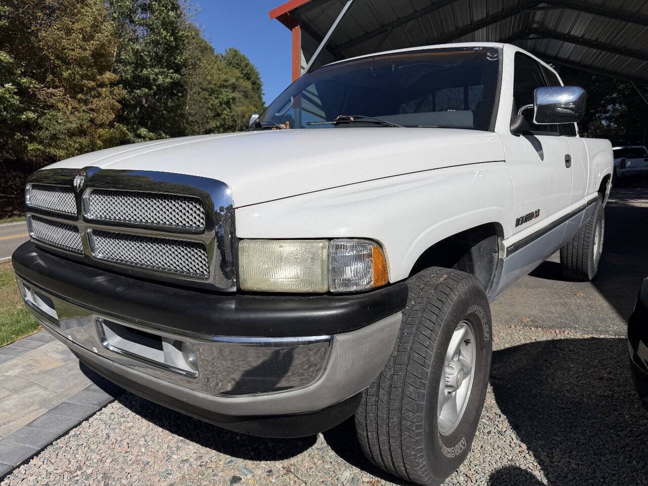 Used 1997 Dodge Ram 1500 Truck 4x4 Club Cab image 1