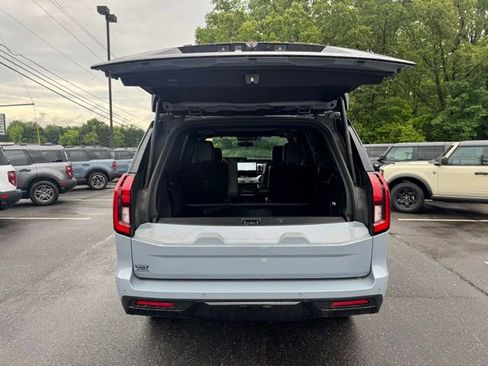 Used 2025 Ford Expedition Tremor AWD/4WD image 8
