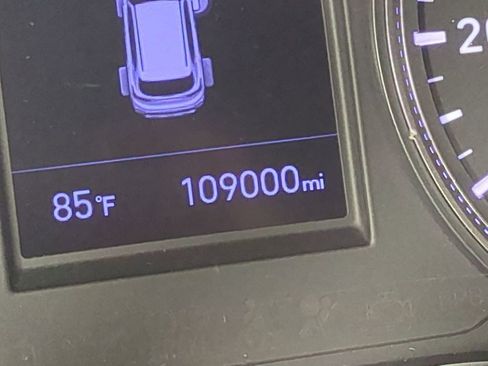 Used 2019 Hyundai Santa Fe SE image 34