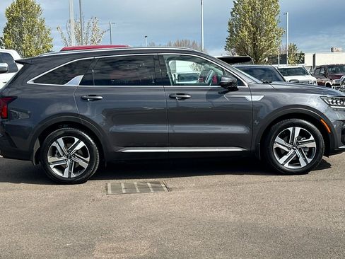 Used 2023 Kia Sorento SX Prestige AWD/4WD image 3