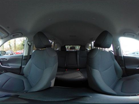 Used 2025 Toyota RAV4 LE AWD/4WD image 42