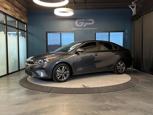 Used 2024 Kia Forte LXS w/ LXS Technology Package FWD image 7