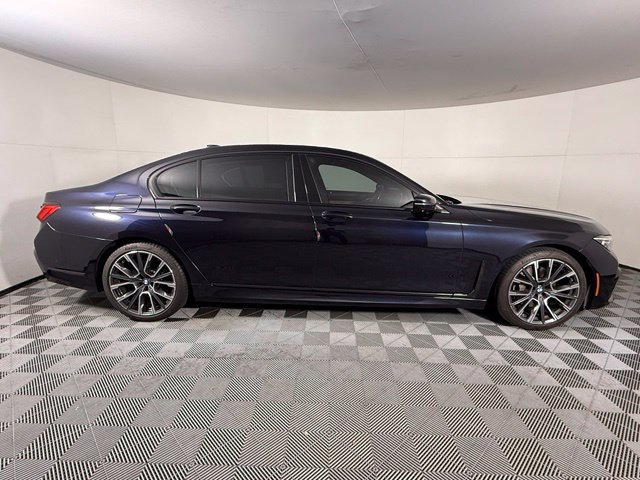 Used 2022 BMW 740i w/ M Sport Package RWD image 8