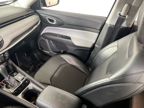 Used 2022 Jeep Compass Latitude AWD/4WD image 21