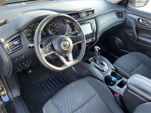 Used 2020 Nissan Rogue SV image 26