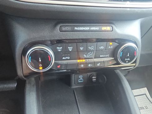 Certified 2022 Ford Escape SEL w/ SEL Stealth AWD Package image 17