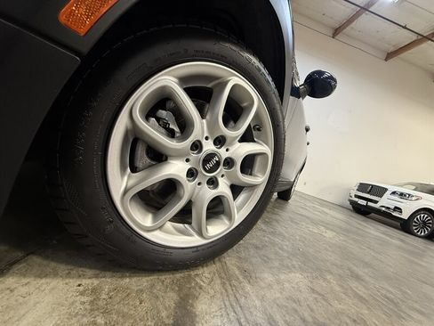 Used 2017 MINI Cooper S FWD image 11