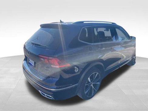 Used 2022 Volkswagen Tiguan SEL R-Line image 9