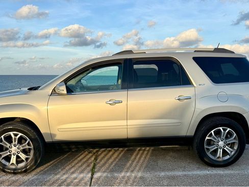 Used 2016 GMC Acadia SLT w/ Open Road Package FWD image 8