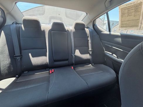 Used 2025 Nissan Altima 2.5 SV FWD image 38