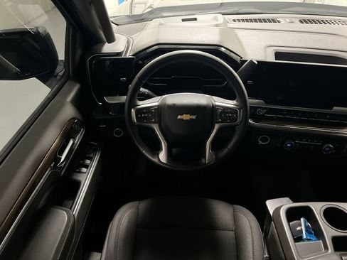 Used 2023 Chevrolet Silverado 1500 LT AWD/4WD image 11