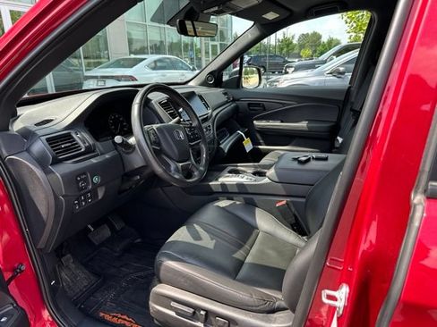 Used 2025 Honda Ridgeline TrailSport image 11