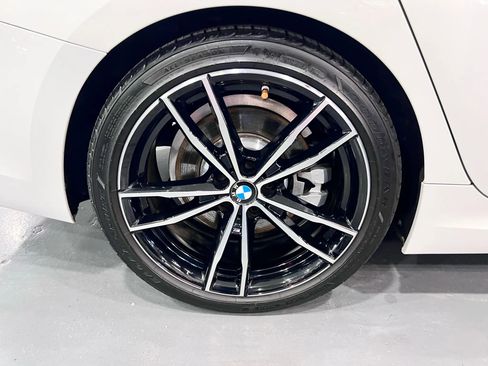 Used 2019 BMW 330i Sedan w/ M Sport Package image 42