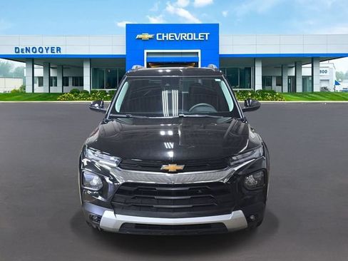 Used 2023 Chevrolet TrailBlazer LT w/ Convenience Package FWD image 4