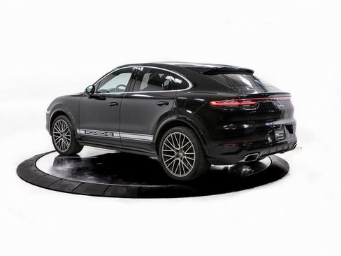 Certified 2022 Porsche Cayenne image 3