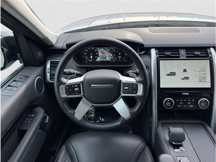Used 2024 Land Rover Discovery S AWD/4WD image 15
