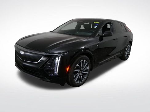 Used 2024 Cadillac Lyriq Sport w/ LPO, Floor Liner Package AWD/4WD image 7