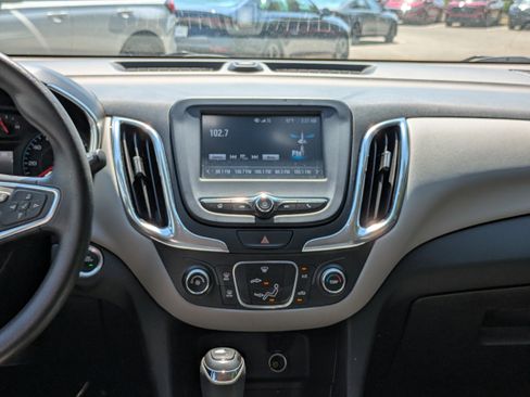 Used 2018 Chevrolet Equinox LS FWD image 25