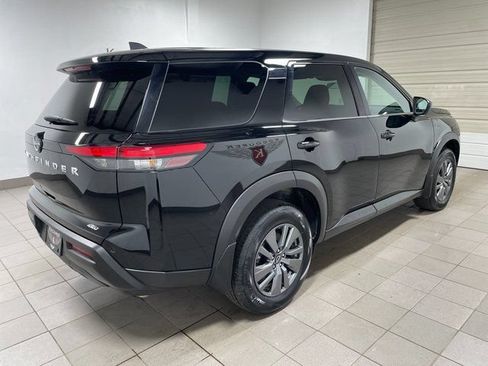 Used 2025 Nissan Pathfinder S AWD/4WD image 6