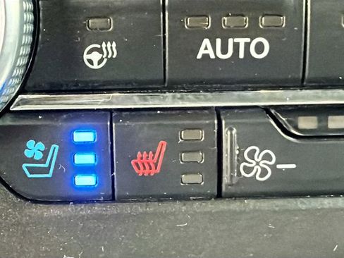 Used 2021 Ford Expedition XLT AWD/4WD image 21