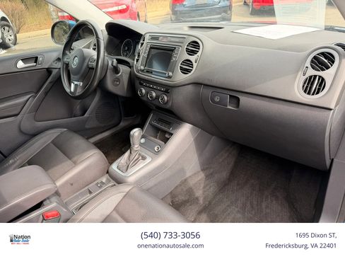 Used 2017 Volkswagen Tiguan S image 16