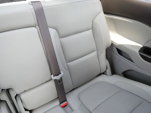 Used 2017 GMC Acadia SLT AWD/4WD image 14