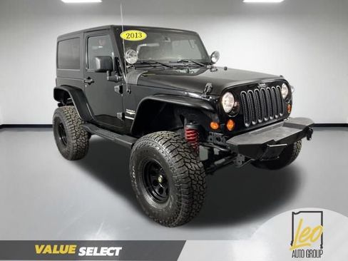 Used 2013 Jeep Wrangler Sahara w/ Dual Top Group AWD/4WD image 4