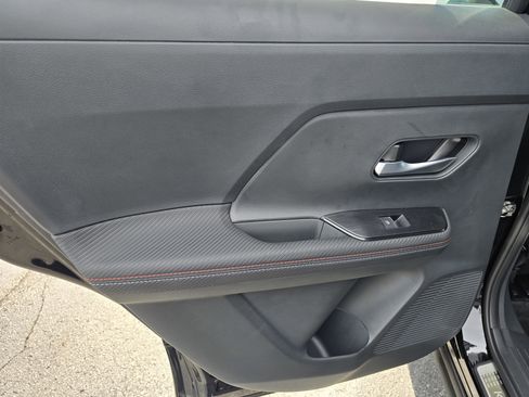 Used 2025 Nissan Kicks SR w/ Illumination Package AWD/4WD image 15