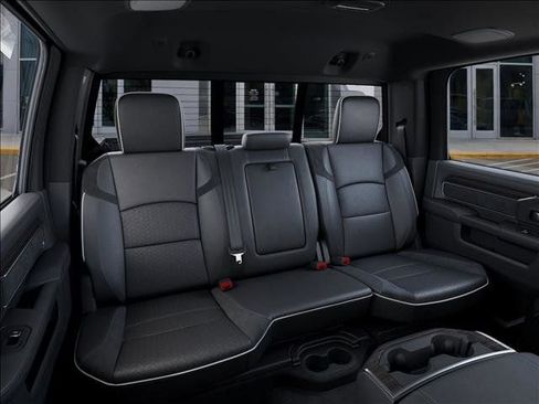 New 2026 RAM 2500 Laramie AWD/4WD image 15