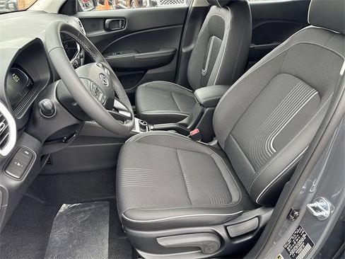 New 2025 Hyundai Venue Limited image 9