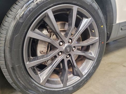 Used 2018 Ford Explorer XLT w/ Equipment Group 202A FWD image 31